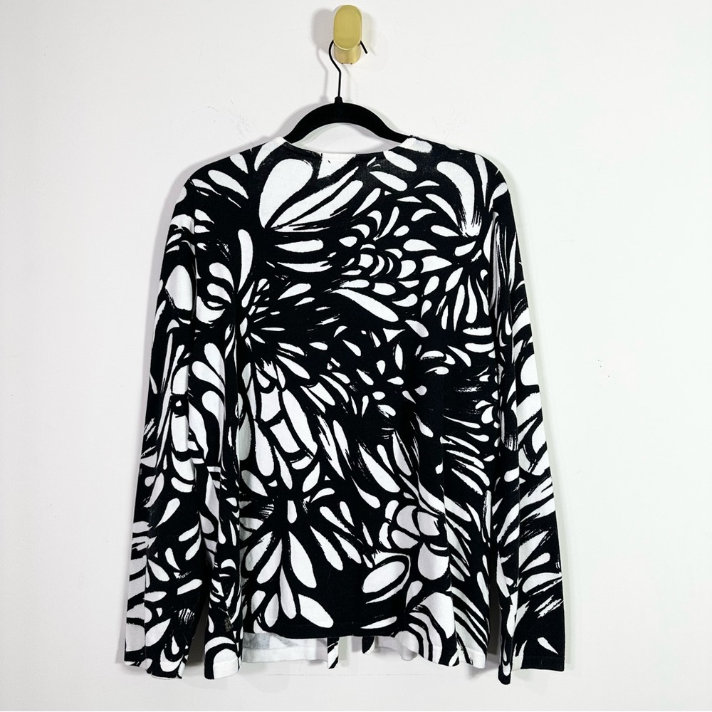 Chico's Black White Contrast Large Floral Print Cotton Blend Cardigan Sweater - Picture 4 of 5